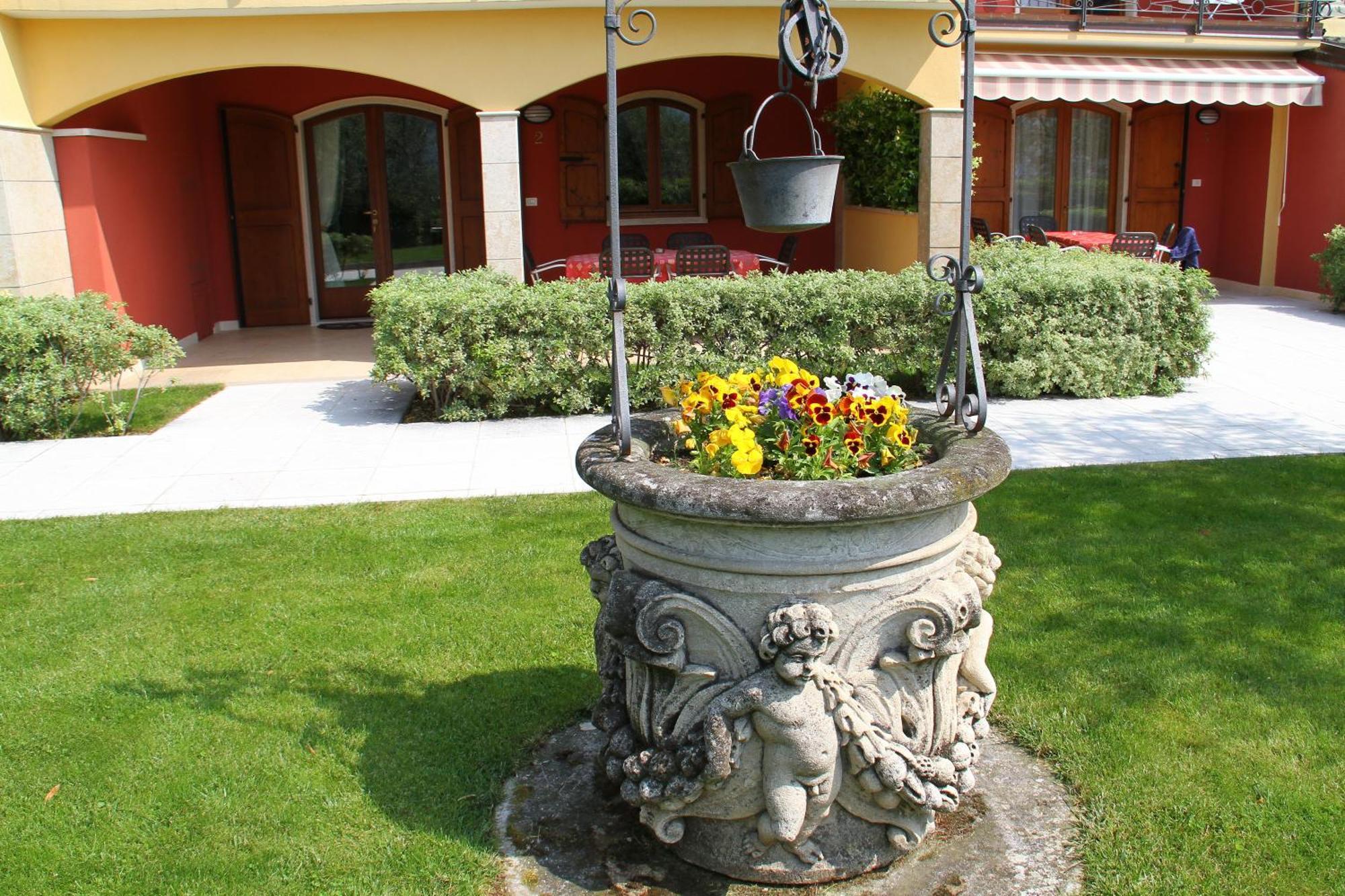 Villa Due Leoni - Residence Brenzone sul Garda Eksteriør bilde